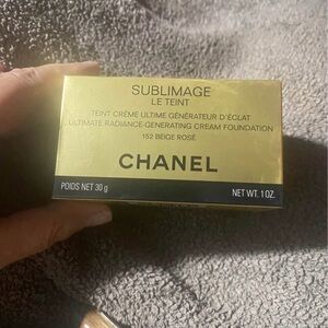 Chanel Sublimage Le tint foundation Color beige rose #152